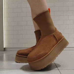 Bottes de neige Chelsea en coton et daim pour femme, chaussures gothiques à semelle épaisse, chaudes à la cheville, nouvelle chaussure de marche courte en peluche, hiver 2023