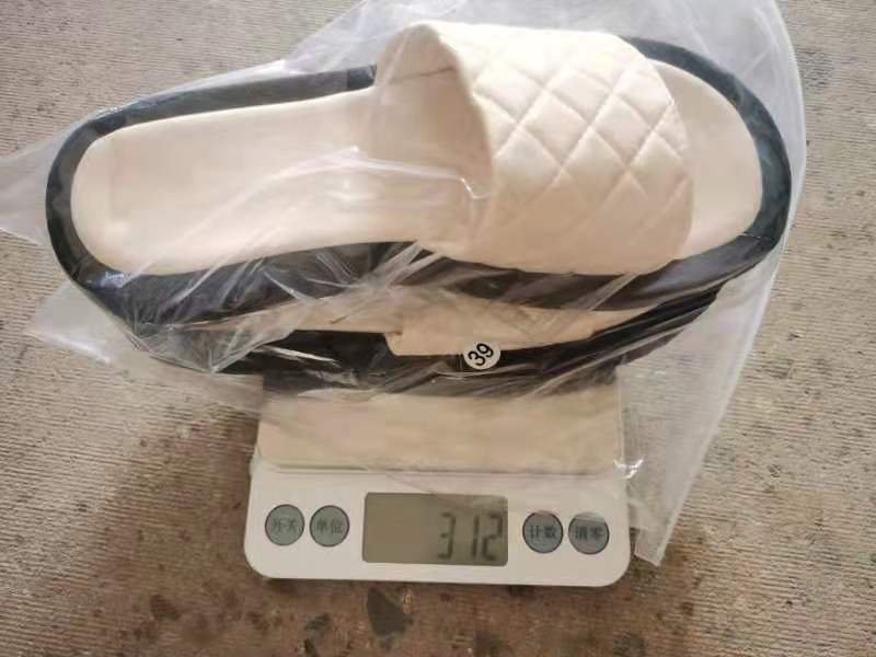 Nouvelles pantoufles de style m&eacute;tallique pour femmes, pantoufles &agrave; semelles &eacute;paisses, vente en gros, pantoufles &agrave; paillettes d'un mot