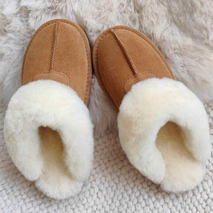 Pantoufles d'hiver en fourrure pour femmes, bottes chaudes à plateforme, courtes en peluche, chaussures de maison en coton, Mules en daim pour dames