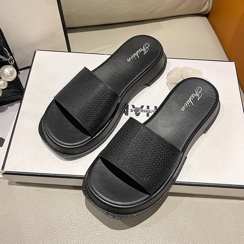 Pantoufles d'&eacute;t&eacute; pour femmes, sandales &agrave; la mode, semelles &eacute;paisses, talons compens&eacute;s, pantoufles de plage, nouvelle collection 2024