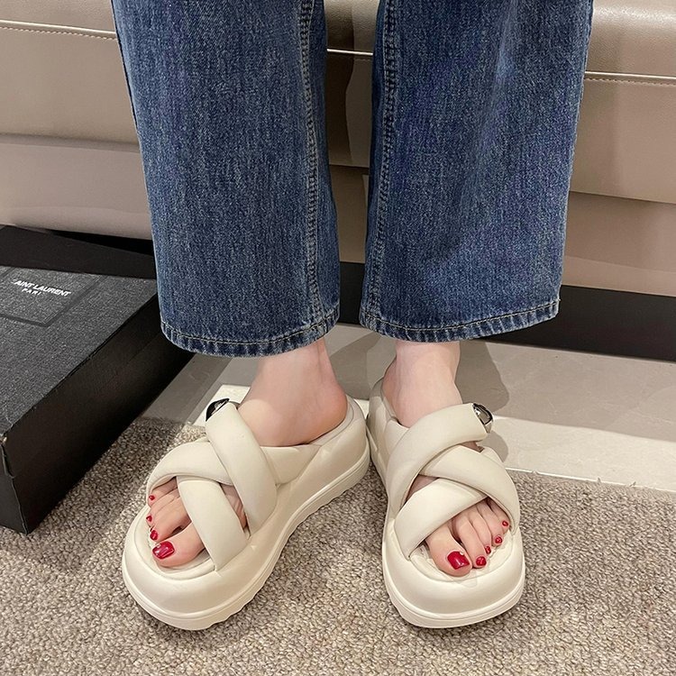 &Eacute;t&eacute; nouveau style chaussons pour femmes en plein air croix &agrave; semelles &eacute;paisses sandales de plage d&eacute;contract&eacute; plate-forme chaussures pour femmes