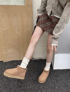 Bottes de neige hautes pour femmes, bottes de neige d'hiver en daim, mousse à mémoire de forme, fausse fourrure de mouton 