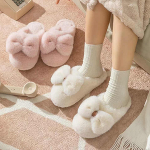 Pantoufles en fourrure à nœud mignon pour femmes, pantoufles d'hiver chaudes et fermées en peluche, pantoufles de maison Kawaii, chaussures plates 