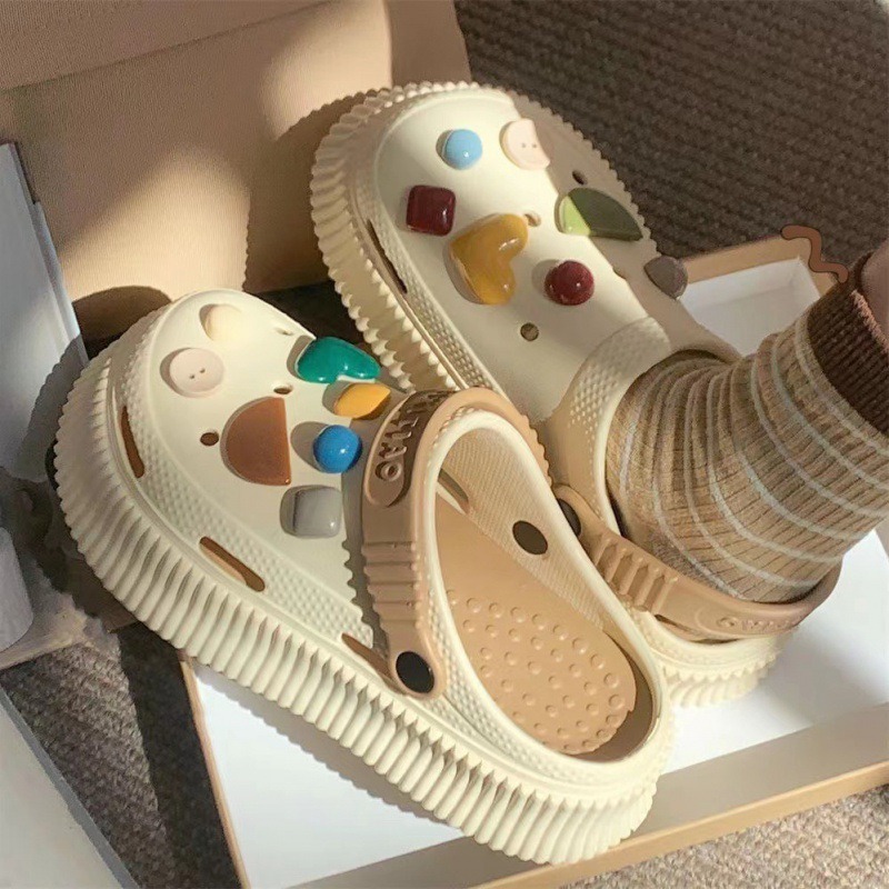 Sp&eacute;cification Nom du produit Sabots pour femmes &Eacute;l&eacute;ments populaires &Eacute;vider Style du dos Sangle arri&egrave;re &Acirc;ge applicable Adulte Conditions de paiement Vente en gros en ligne, Paypal, T/T, L/C, Western Union, compte bancaire