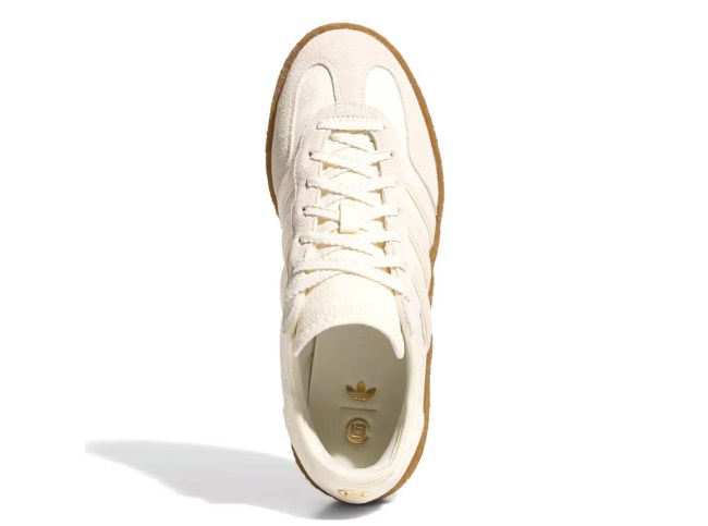 Edison Chen et la vision la plus récente de Clot pour la gazelle adidas: Soles de crêpe L'un des deux coloris utilise le motif de soie signature de Clot.