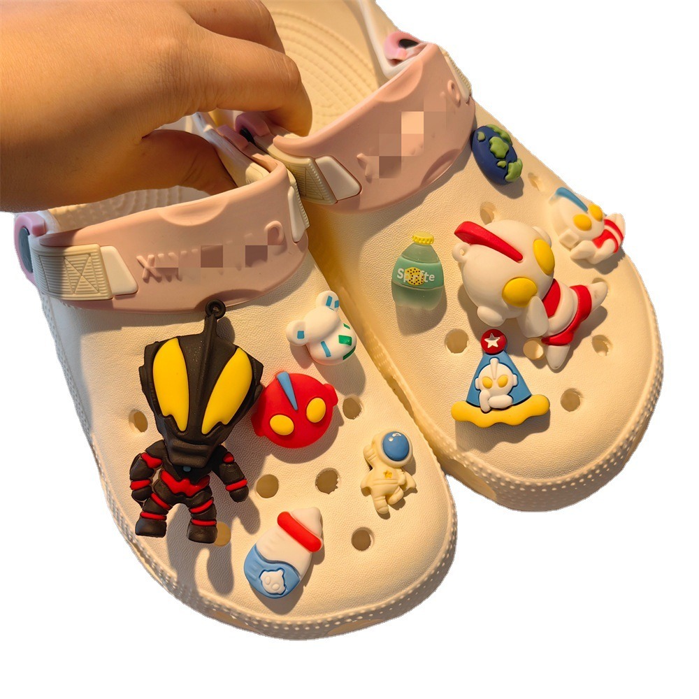 Breloques de chaussures 3D, grenouille mignonne, d&eacute;coration de chaussures d'astronaute, grenouilles Kawaii, abeilles, accessoires de sandales de jardin, cadeau pour enfants