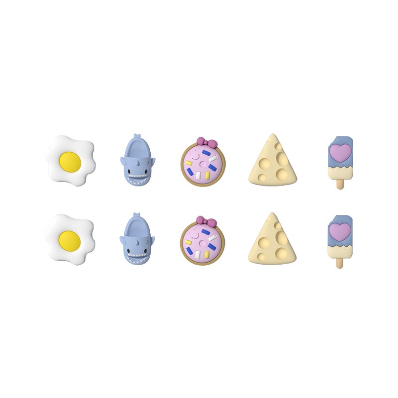 Pantoufles de plage en forme de requin pour hommes et femmes, breloques &agrave; palmes sup&eacute;rieures, sabots &agrave; fromage en Pvc, accessoires de d&eacute;coration avec boucle de chaussure