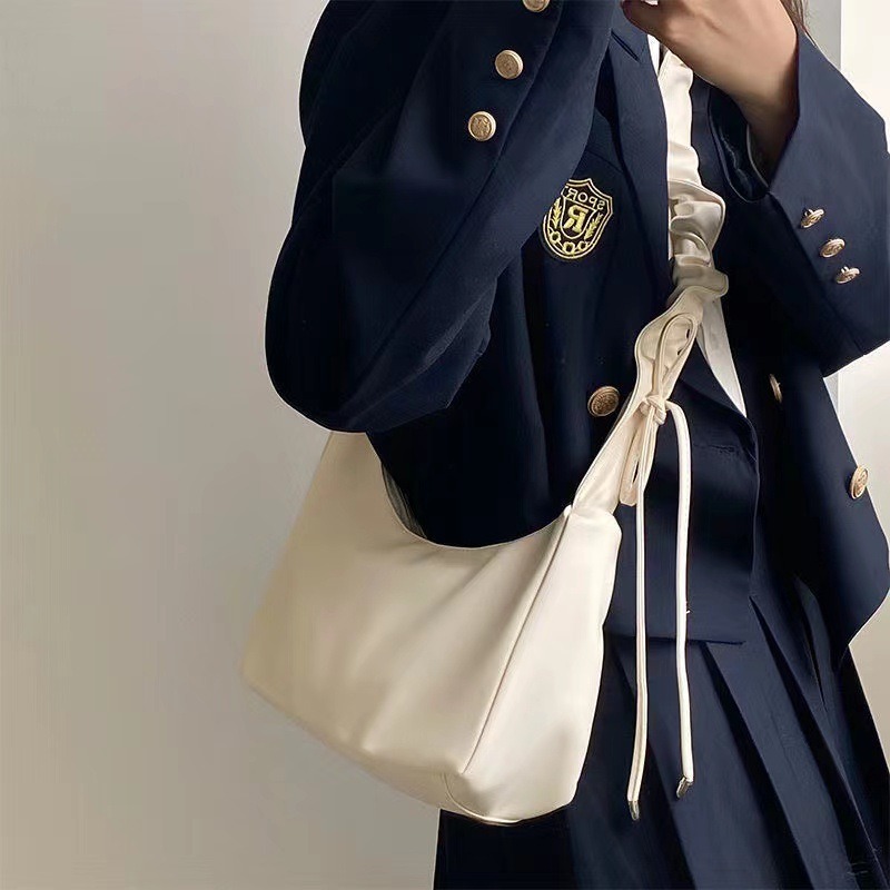 Sacs &agrave; main de loisirs, sacs &agrave; main de shopping, sacs &agrave; bandouli&egrave;re pour femmes, sacs &agrave; main Cloud, sacs &agrave; bandouli&egrave;re en PU