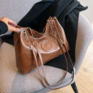 Sac à main rétro d'automne et d'hiver, sac à bandoulière en cuir souple japonais et coréen de grande capacité 