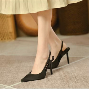 Talons hauts talons fins pour femmes automne nouvelles chaussures simples pointues bleu satiné sangle de voyage arrière avec jupe enveloppée tête sandales pour femmes