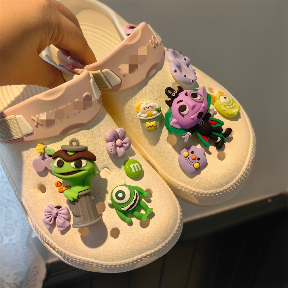 Breloques de chaussures 3D, grenouille mignonne, d&eacute;coration de chaussures d'astronaute, grenouilles Kawaii, abeilles, accessoires de sandales de jardin, cadeau pour enfants