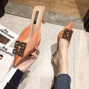 Chaussures d'été bon marché pour femmes, demi-pantoufles à bout pointu, sandales à talons aiguilles pour dames