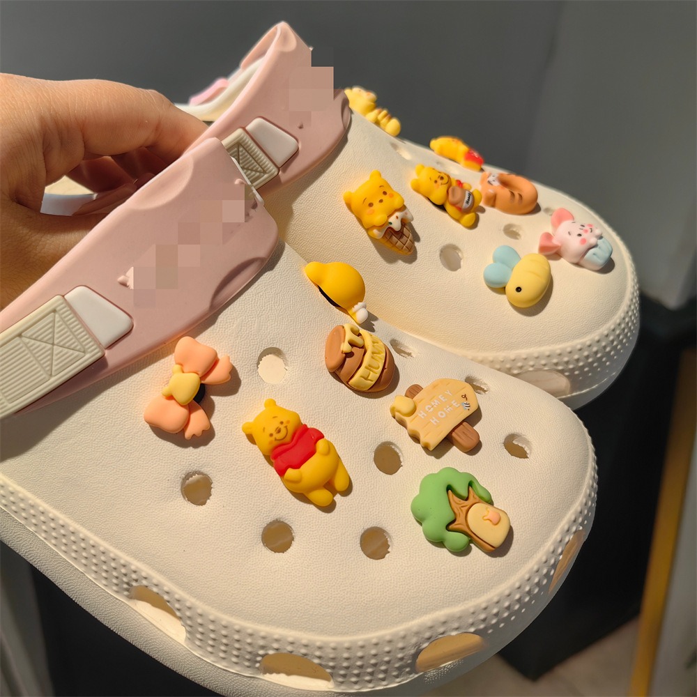 Sabots en carton pour femmes, breloques de styliste, chaussures de luxe, sabots en pin, breloques adapt&eacute;es, vente en gros, 2024