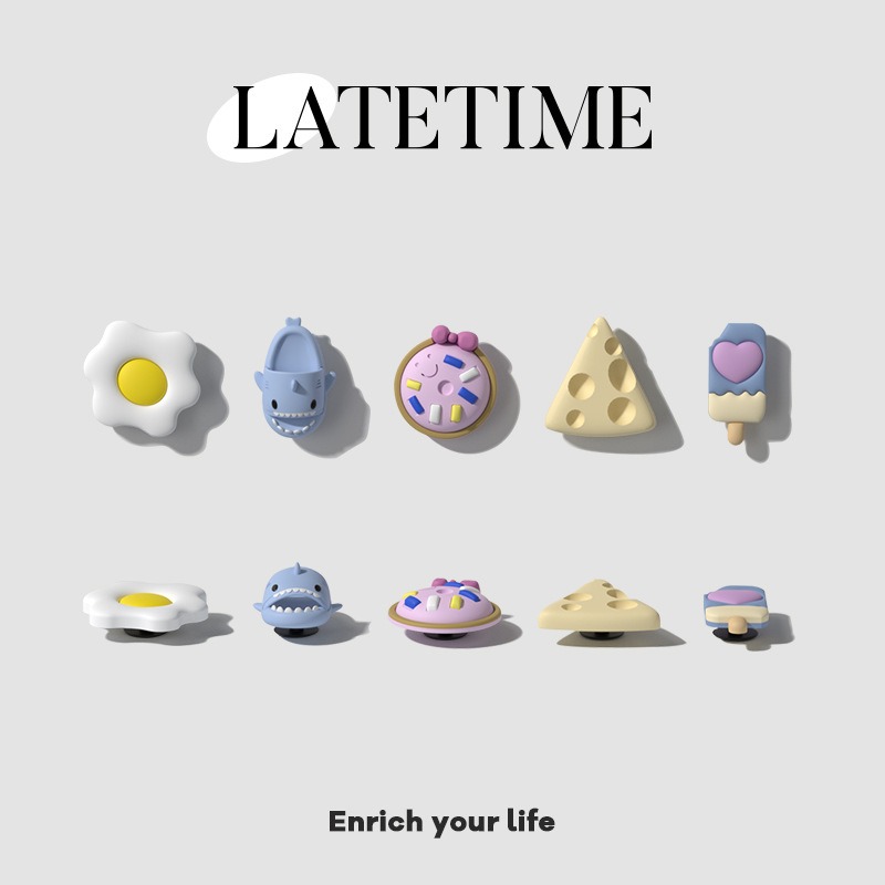 Pantoufles de plage d'&eacute;t&eacute; pour hommes et femmes, breloques &agrave; palmes sup&eacute;rieures, sabots &agrave; fromage en Pvc, accessoires de d&eacute;coration avec boucle de chaussure