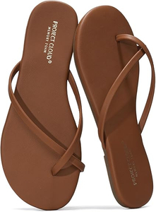 Les tongs de nuage pour les femmes de chaussures - mousse à mémoire de mémoire et plage légère plage sandales plates confortables sandales d'été non glissantes pour les femmes 2025