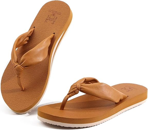 Les tongs pour femmes avec arc support confortable yoga tapis coussin sandales en cuir en cuir pour les dames slip sur la plage d'été marche