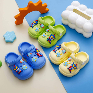 Sabots de jardin d'été pour enfants, sandales de plage pour garçons, pantoufles légères pour bébés, respirantes, dessin animé mignon 